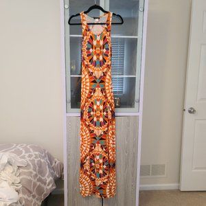VENUS- Fitted Maxi Dress With Bright Geometric Print  -  Size Medium